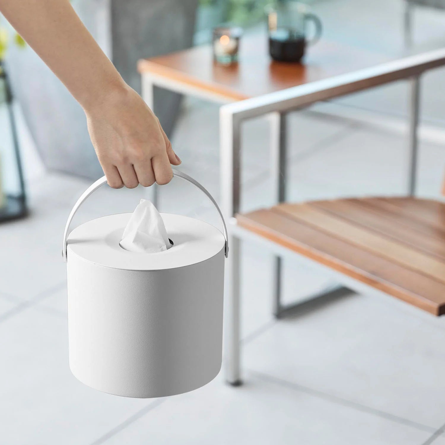 Handle-type tissue case tower