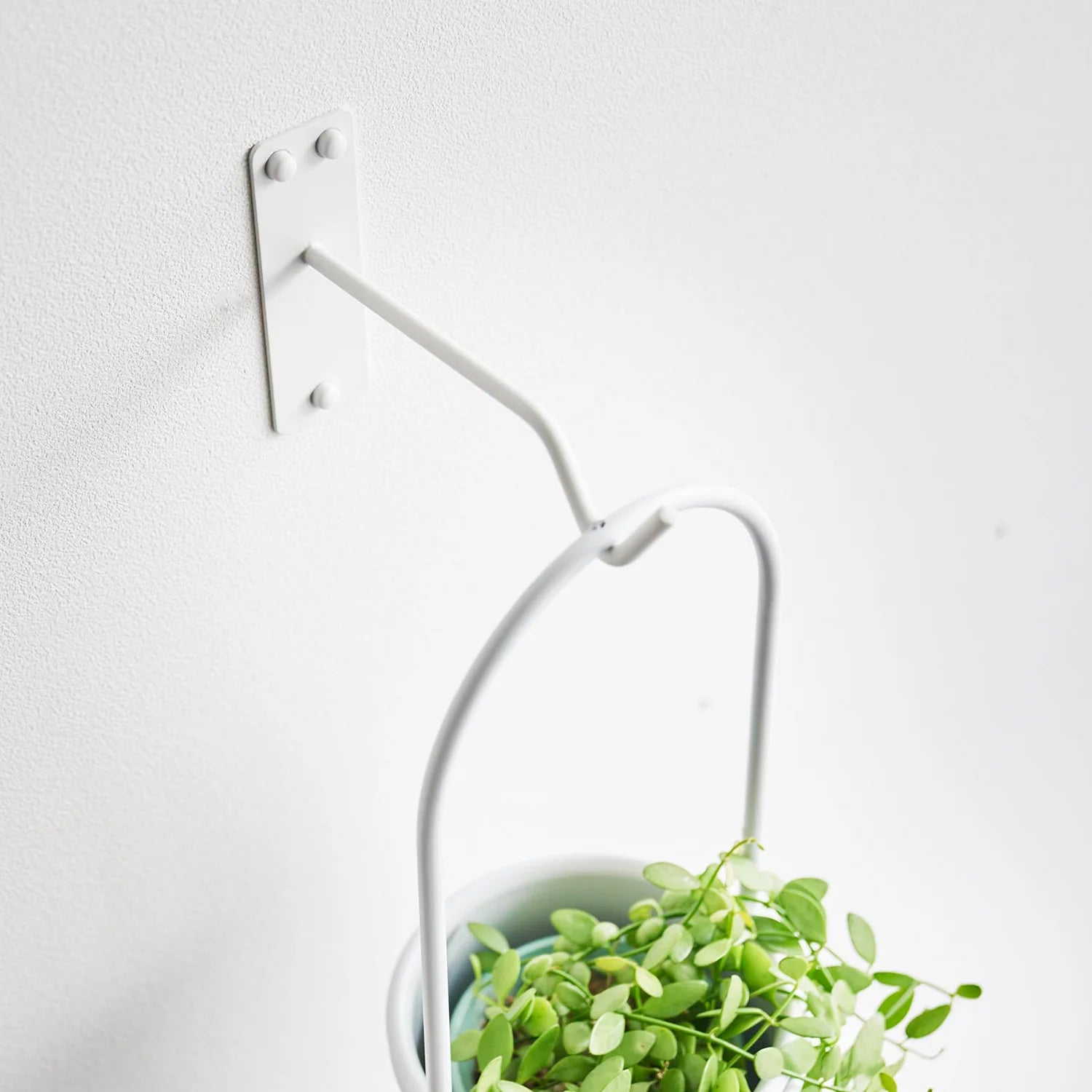 Pin-fixed hanging plant hanger tower