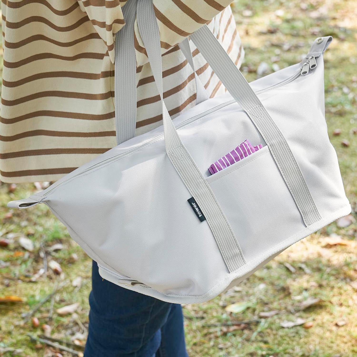 Washable, wide-bottomed insulated lunch bag tower