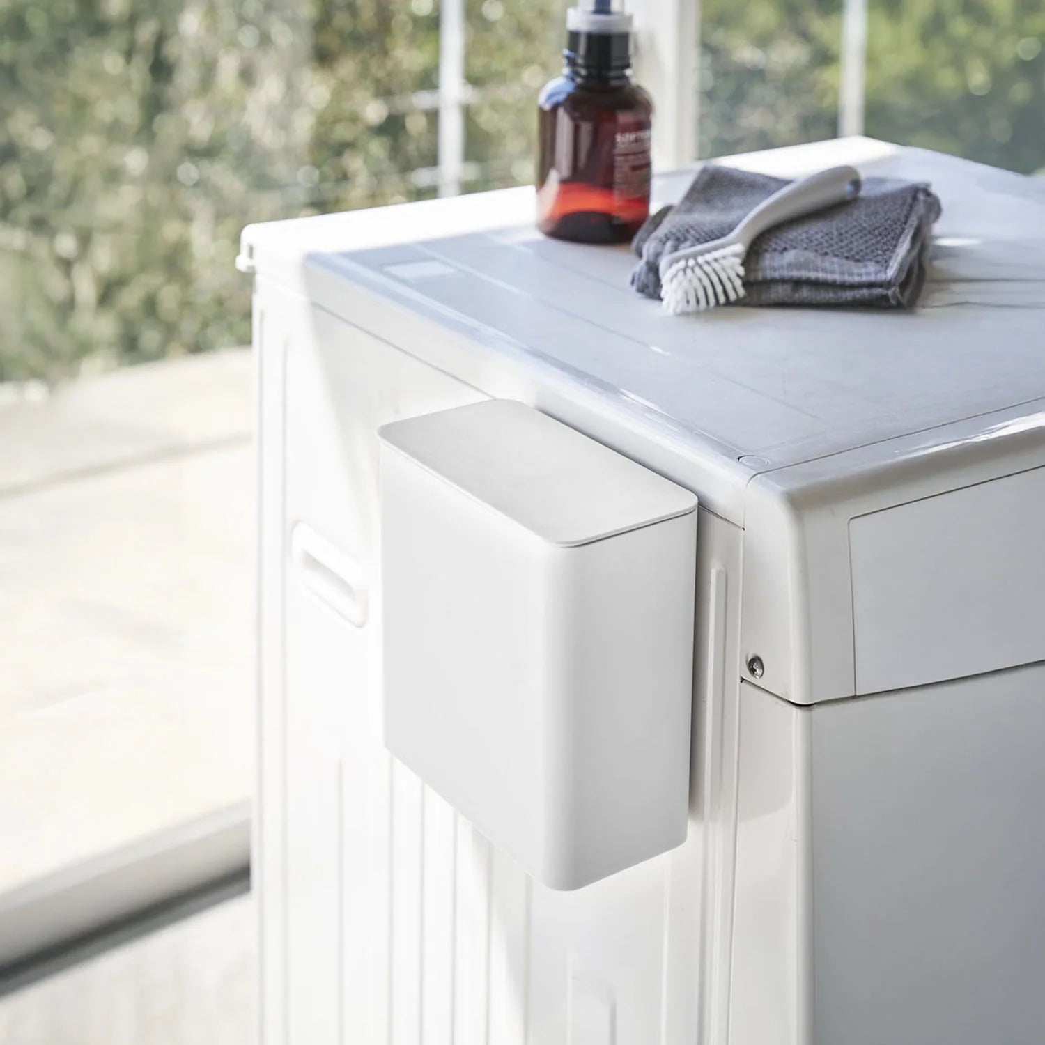 Magnet Capsule Detergent Storage Tower