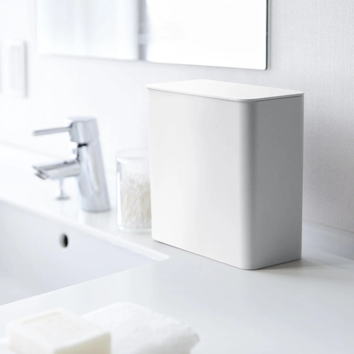Magnet Capsule Detergent Storage Tower