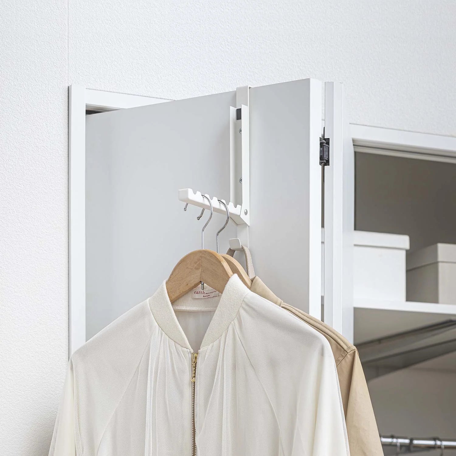 Folding door hanger tower