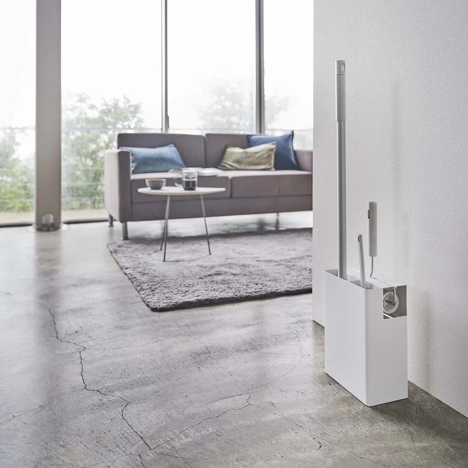 Cleaning tool storage stand tower