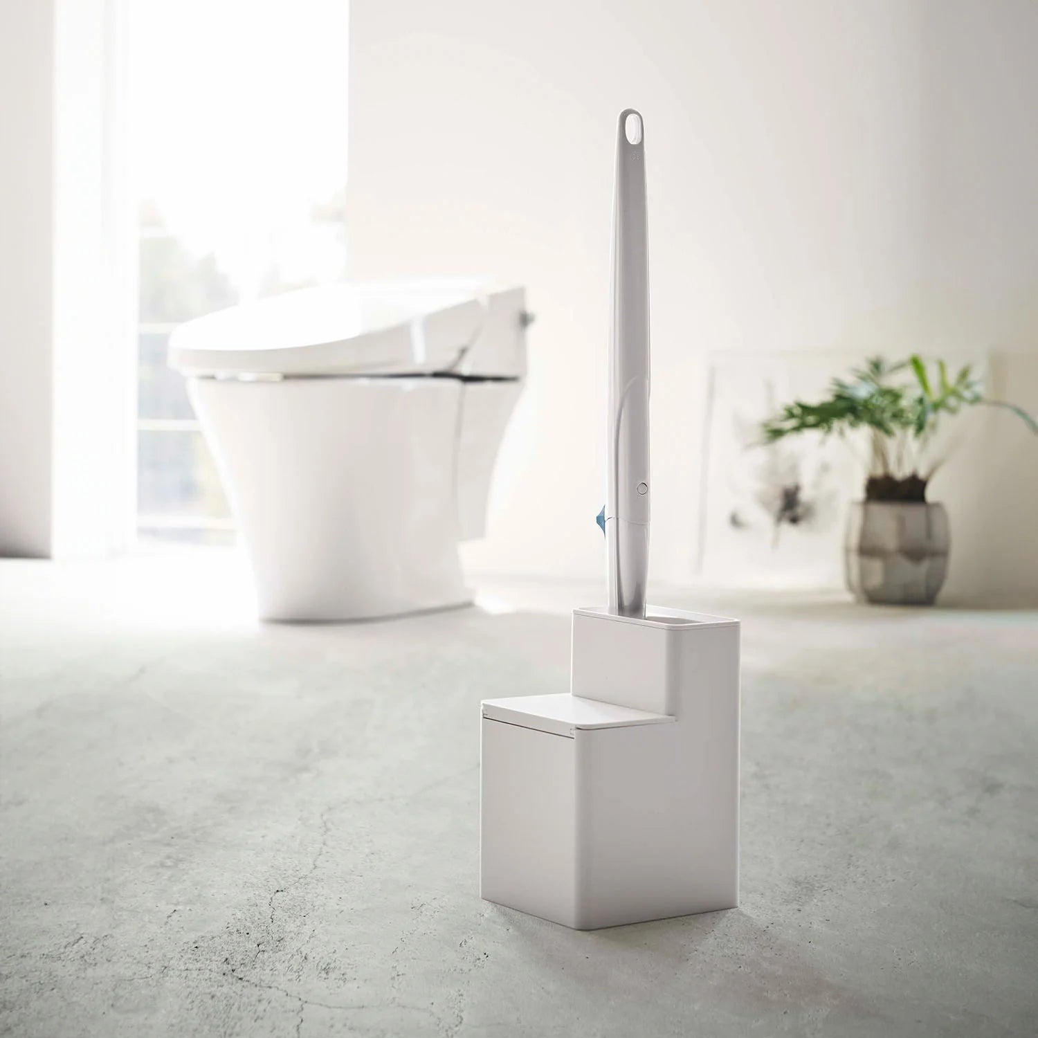 Stand tower dedicated to disposable toilet cleaners