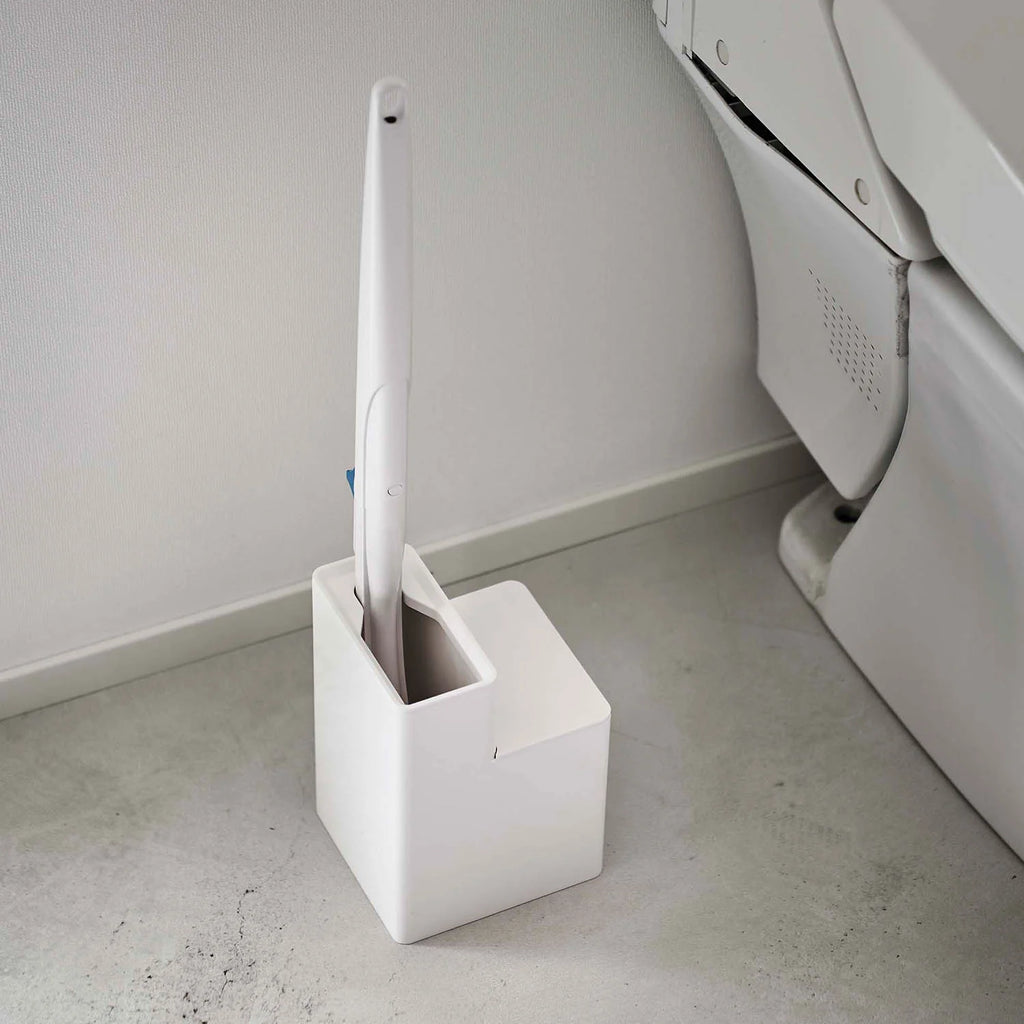 Stand tower dedicated to disposable toilet cleaners