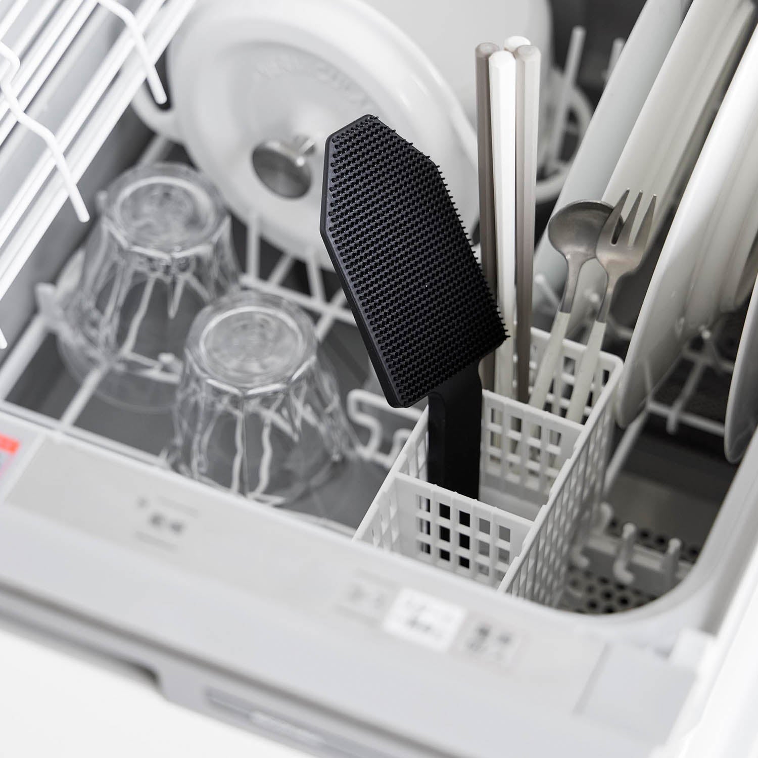 Magnet handle type silicone brush tower